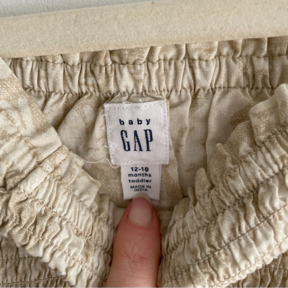 Gap Smocked Shorts Romper Size 12-18 Months - Picture 3 of 4